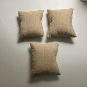 Bracelet display pillows (lot of 3)